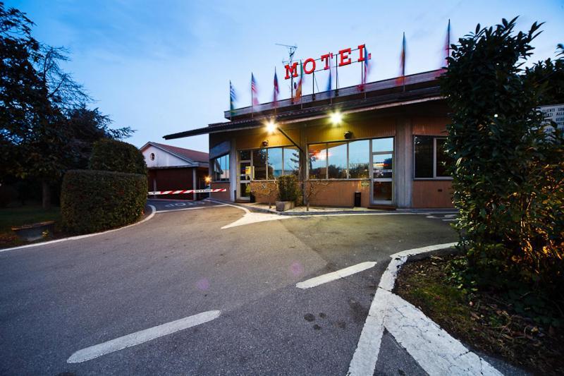 Motel Autosole Cornegliano Laudense Exterior photo